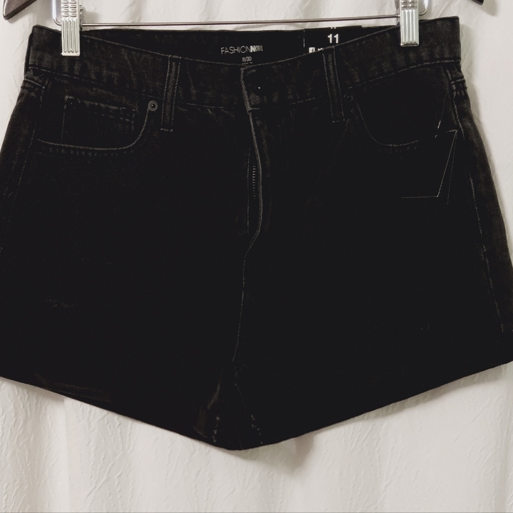 NWT Fashion Nova Black Light Washed Distressed High Rise Shorts Size 30/11
